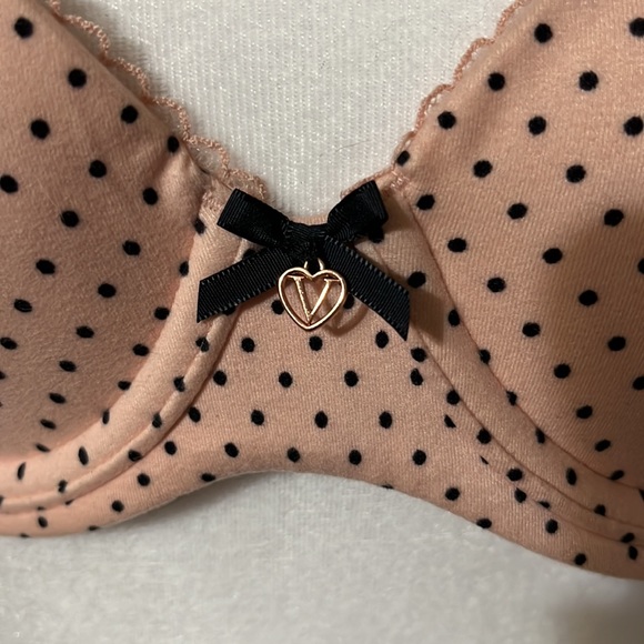 NWOT Victoria’s Secret Bra - Picture 2 of 4